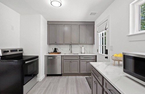 Hampton Bays House | Recently Renovated and Modernized Hampton Bays Beach Beach Bungalow Perfect.