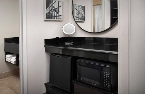 Lloyd District House | Recharge at Our Hotel Near Downtown Portland!