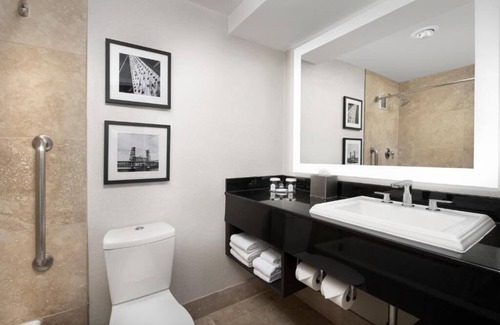 Lloyd District House | Recharge at Our Hotel Near Downtown Portland!