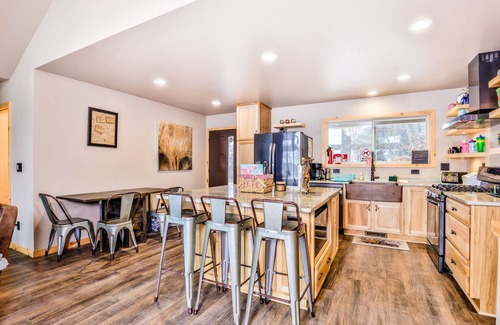 Tomahawk House | Recreational lakefront home w/private dock, trails access, & washer/dryer