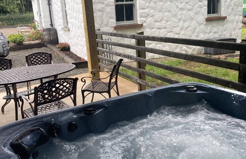 Cookstown Cottage | Rectory lodge traditional cottage