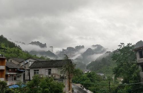 Wulingyuan House | Red Apple Inn