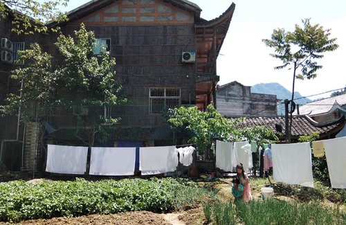 Wulingyuan House | Red Apple Inn