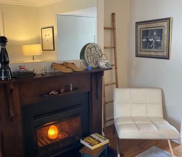 Darlinghurst House | Red