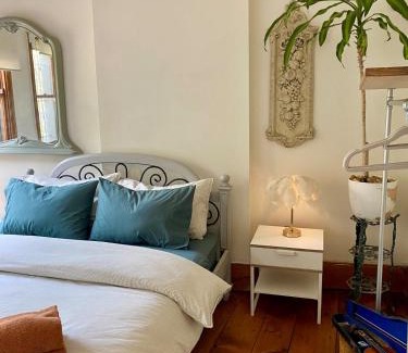 Darlinghurst House | Red