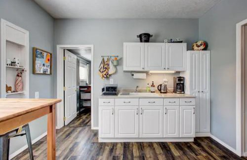 Sunset House | Red Bench Cottage Ideal location near parks, trails, skiing, hiking, biking, shopping extended stays welcome