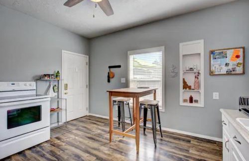 Sunset House | Red Bench Cottage Ideal location near parks, trails, skiing, hiking, biking, shopping extended stays welcome