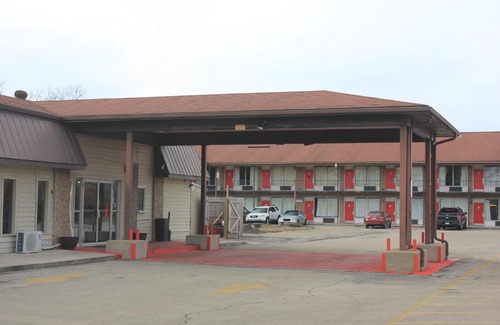 Jeffersontown Hotel | Red Carpet Inn - Louisville