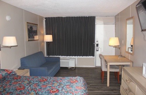 Jeffersontown Hotel | Red Carpet Inn - Louisville