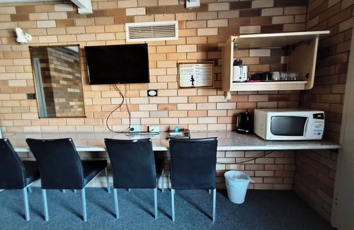 Gunnedah Hotel | Red Chief Motel