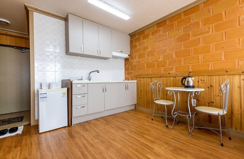 Aewol House | Red Clay