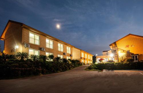 Aewol House | Red Clay Pension