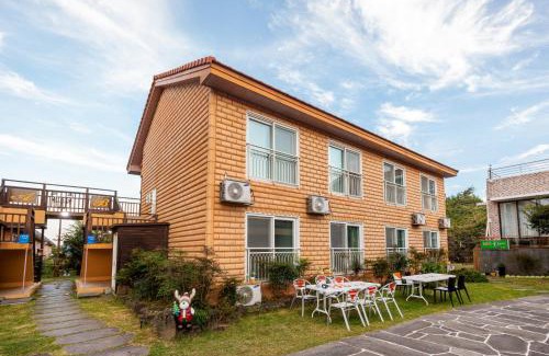Aewol House | Red Clay Pension