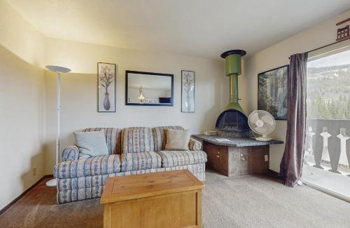 Sandpoint Apartment | Red Cricket 22