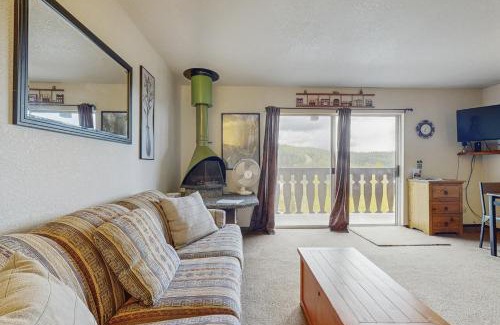 Sandpoint Apartment | Red Cricket 22