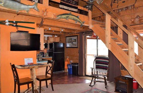 Moab South Valley Cabin | Red Desert's Big Horn Log Cabin, close to Arches and Canyonlands National Parks.
