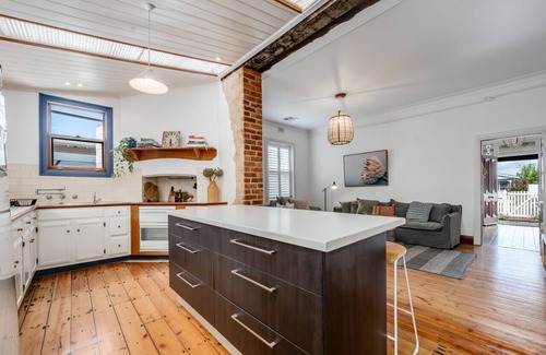 Port Elliot House | Red Door Cottage heart of Port Elliot