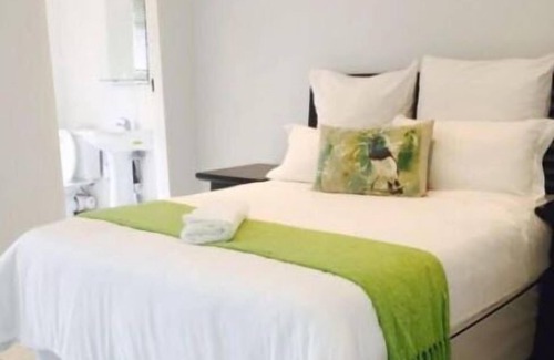 Greater Johannesburg Metropolitan Area House | Red Dot Lodge