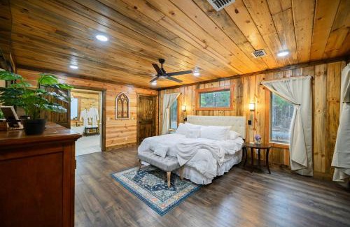 Pickens House | Red Fern Cabin Beauty Awaits