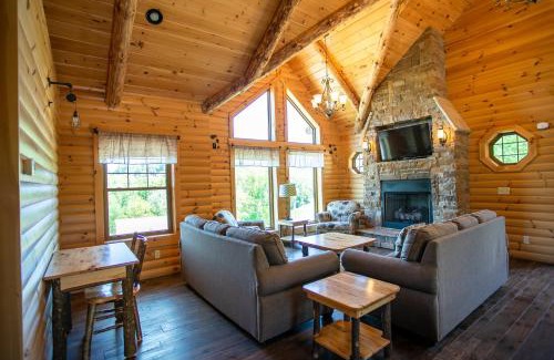 Millersburg House | Red Fern Cabin by Amish Country Lodging