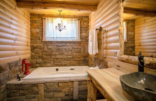 Millersburg House | Red Fern Cabin by Amish Country Lodging