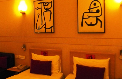 Mayur Vihar Phase III Hotel | Red Fox by Lemon Tree Hotels, East Delhi