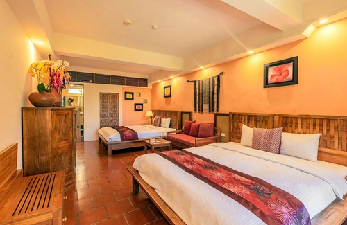 Sail Rock Beach Bed & Breakfast | Red Garden Resort