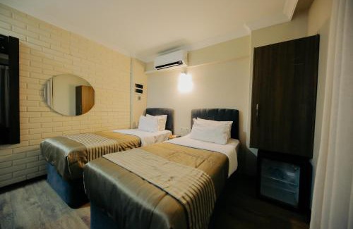 Karsiyaka Hotel | Red Green