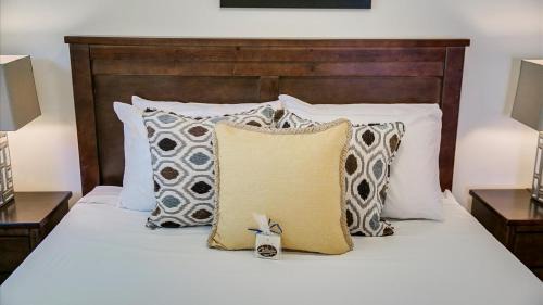 North End House | Red Ivy #5