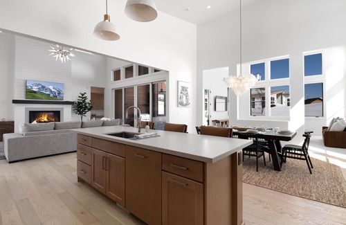 Heber House | Red Ledges Luxury Retreat, 90 Day Min Stay, Golf Privileges, DV Ski Shuttle