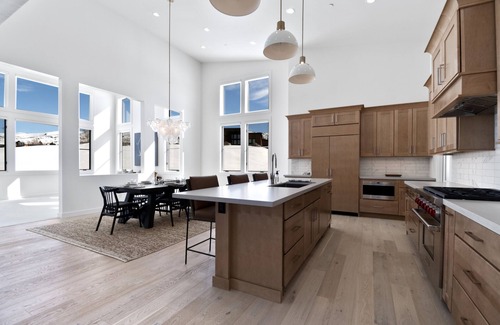 Heber House | Red Ledges Luxury Retreat, 90 Day Min Stay, Golf Privileges, DV Ski Shuttle