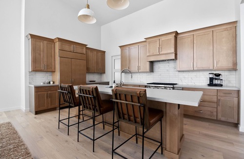 Heber House | Red Ledges Luxury Retreat, 90 Day Min Stay, Golf Privileges, DV Ski Shuttle