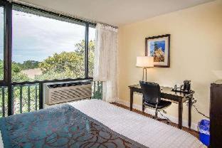 Munras Avenue Hotel | Red Lion Hotel Monterey