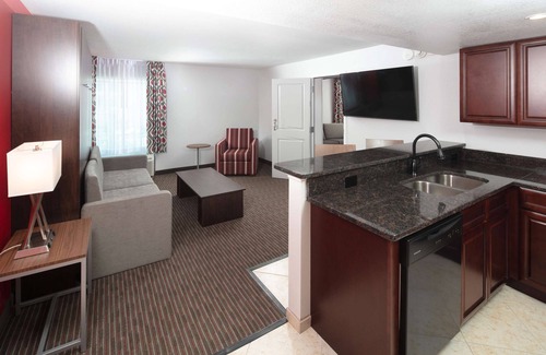 Kissimmee Hotel | Red Lion Hotel Orlando Lake Buena Vista South
