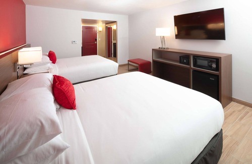 Kissimmee Hotel | Red Lion Hotel Orlando Lake Buena Vista South