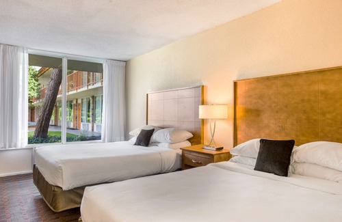 Branson Theater District Hotel | Red Lion Inn & Suites Branson
