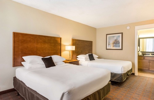 Branson Theater District Hotel | Red Lion Inn & Suites Branson