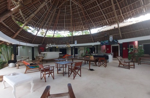 Malindi Villa | Red Lion