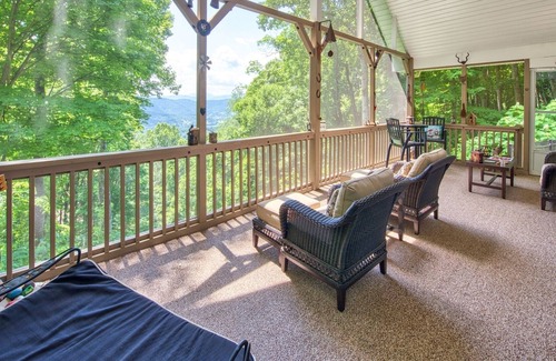 Mountain Springs Cabin | Red Maple Lookout- A Hidden Gem with Private Mountain Views!