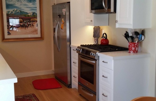 Hailey House | "Red Pedal Cottage " - Charming Hailey Home