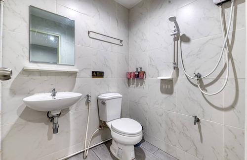 Makkasan Hotel | Red Pin Inn
