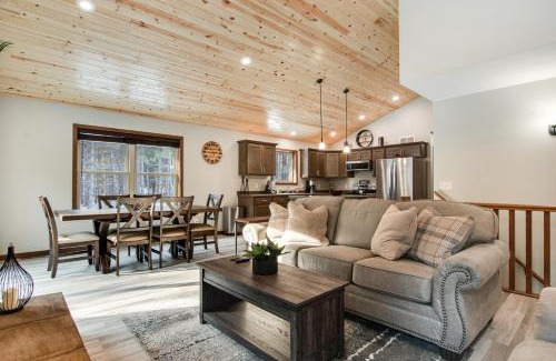Arkdale House | Red Pine Cabin
