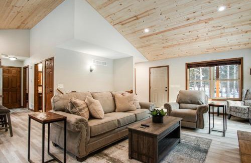 Arkdale House | Red Pine Cabin