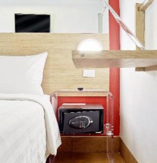 Ermita Night District Hotel | Red Planet Manila Malate Mabini