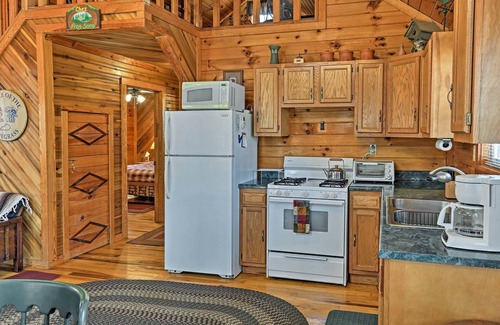 Primrose Cabin | Red River Gorge Cabin: 3 bedroom/1.5 bath, laundry, 4 guests, 2 wooded acres.