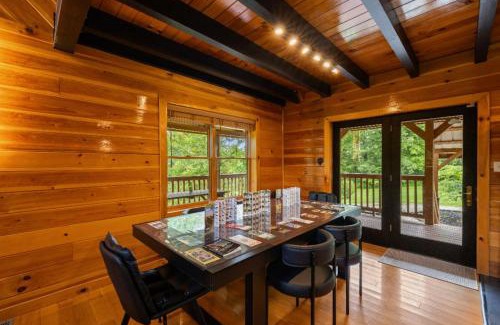 Rogers House | Red River Gorge Family Cabin with Hot Tub