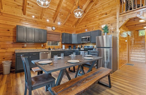 Primrose Cabin | Red River Gorge Lakeside Cabin retreat! 4 bed 4 bath with a Hot Tub