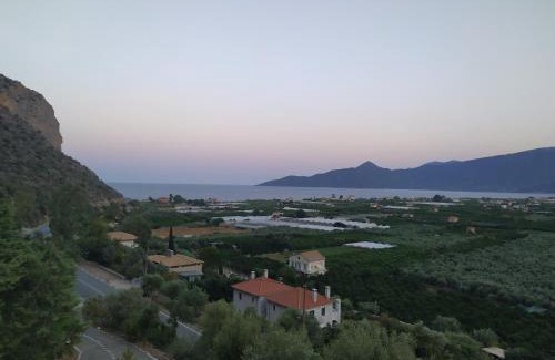 Livadi Apartment | Red Rock and View Leonidio maisonette studio