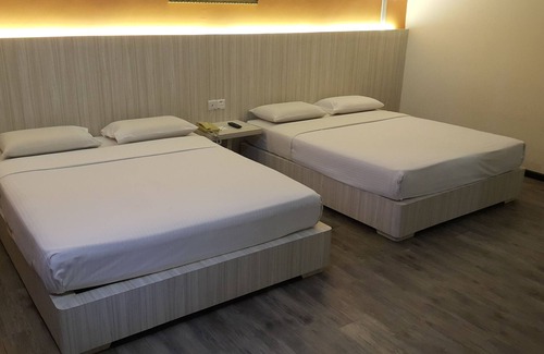 Downtown George Town Hotel | Red Rock Hotel