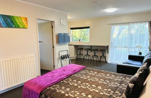 Rotorua Hotel | Red Rock Thermal Motel - Mineral Pool